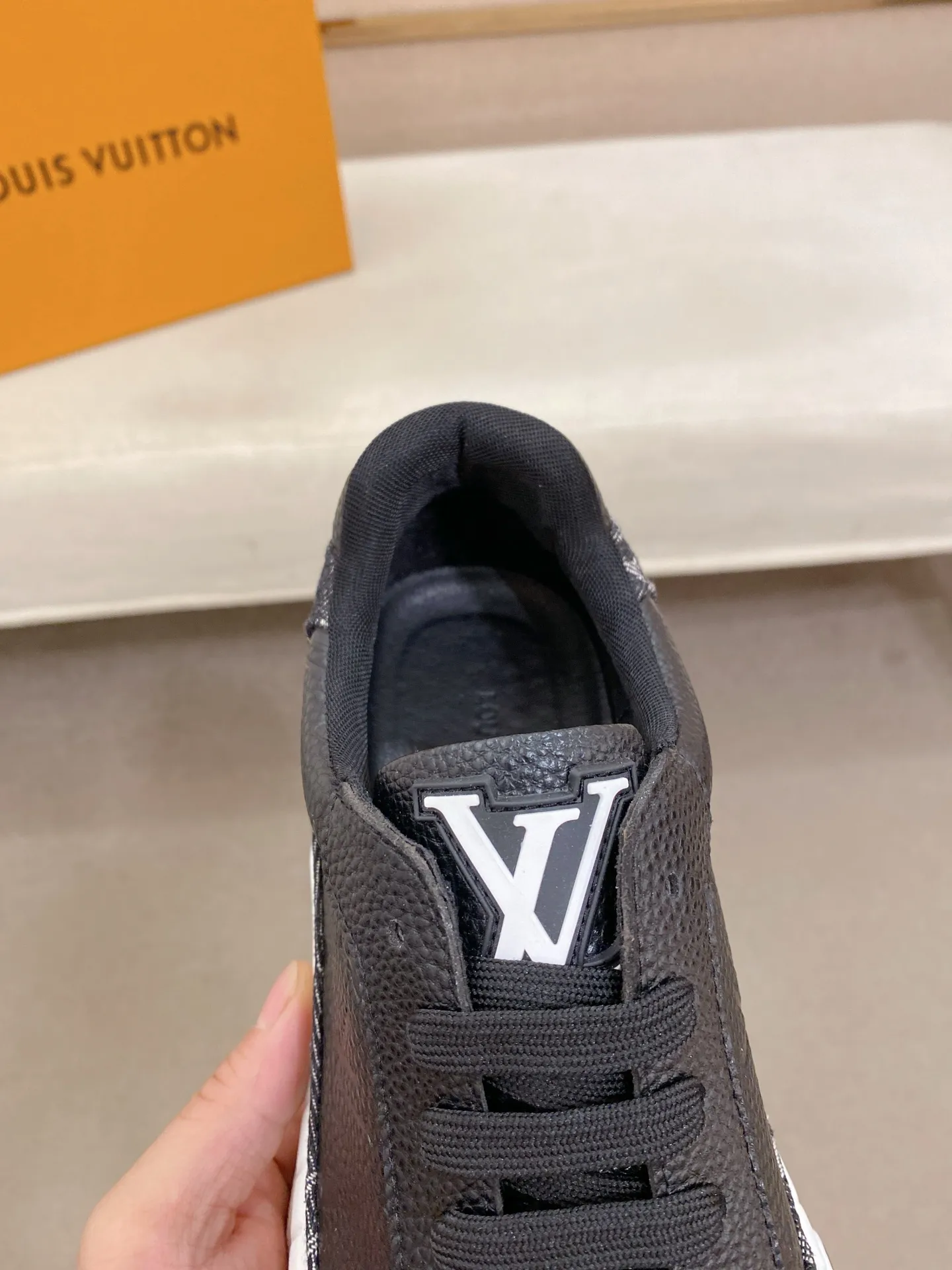 Men's shoes 442💰louis vuitton (Louis Vuitton/lv)🔍🔍The new counters are on sale at the same time. The uppers are imported from Italy. ⃣️Re-engraved🇮🇹💪💪, ⚠Sole: The original sole is specially provided by the original factory, the exclusive movable molded sole is super comfortable, ⚠Original and single goods 🔍high quality, you can enter and leave the counter at will, welcome to compare⚠. Code number: 38-44 (45/customized, non-refundable)